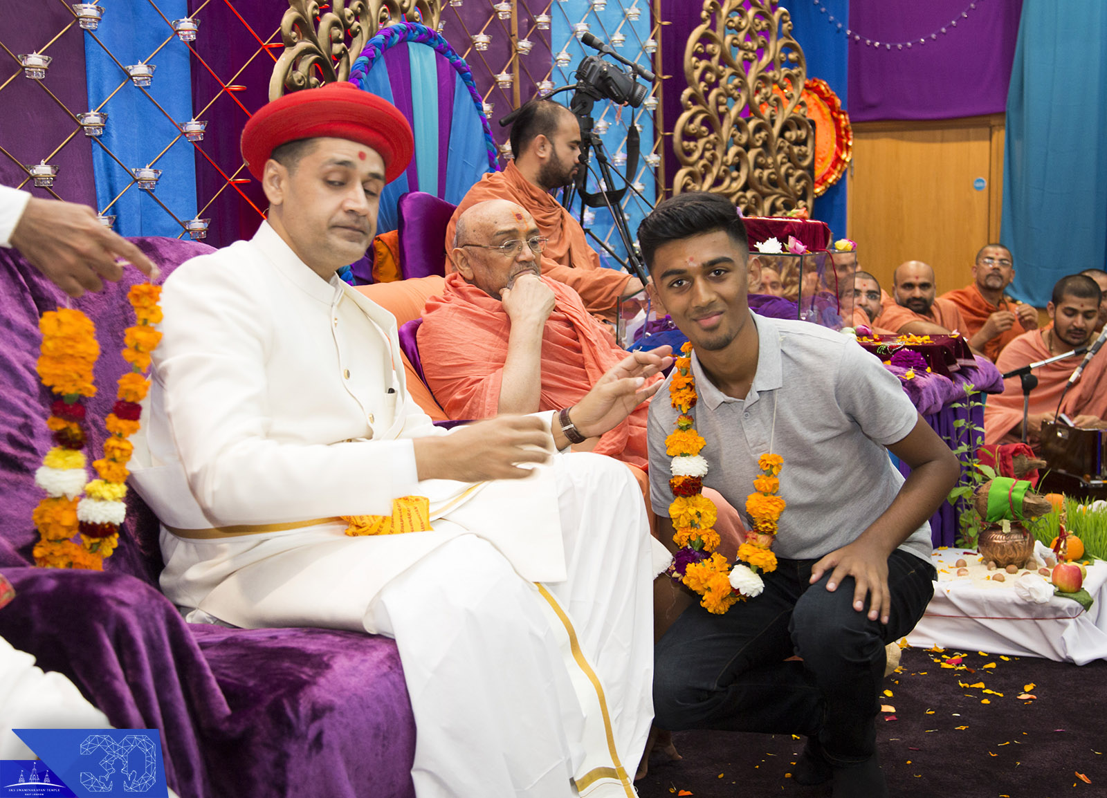112  - ©1987-2017 SKS Swaminarayan Temple East London